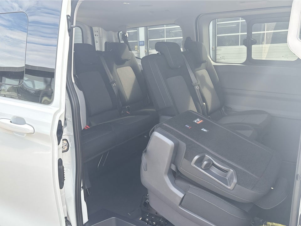 VW e-Caravelle 64 Basis SWB
