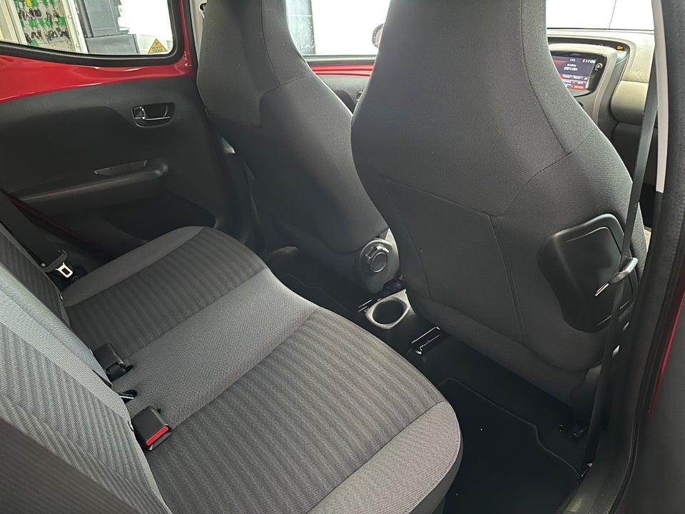 Toyota Aygo 1,0 VVT-i x-play 5d