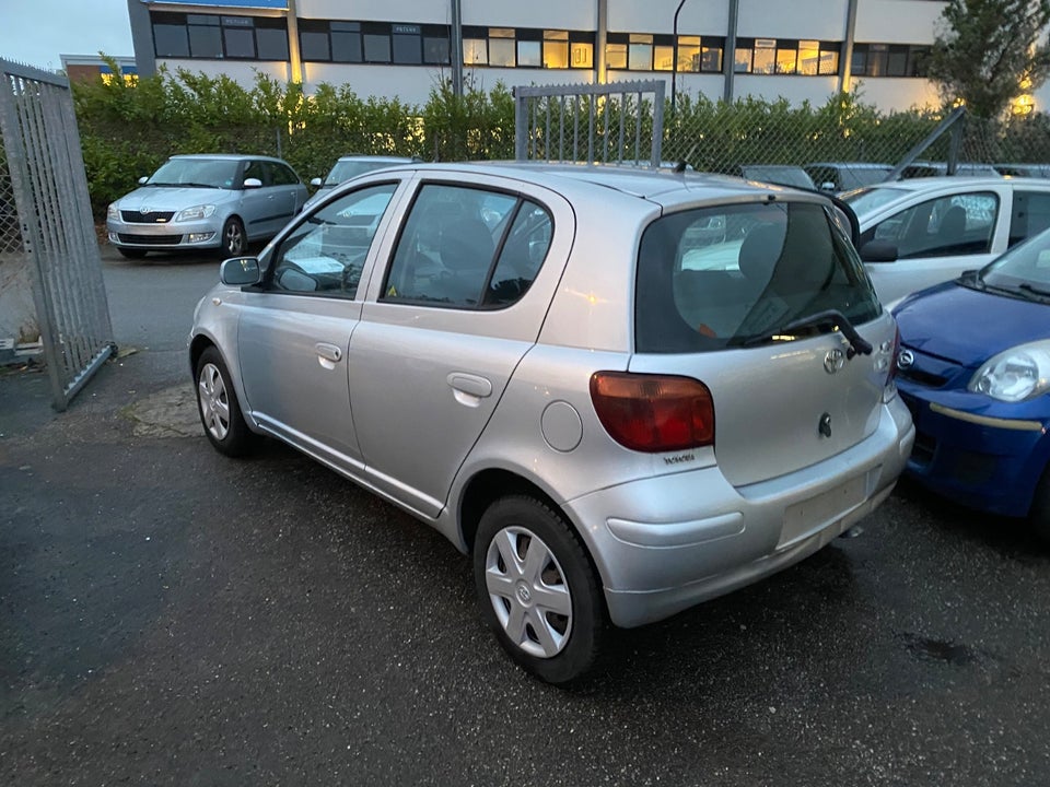 Toyota Yaris 1,4 D-4D Terra 5d