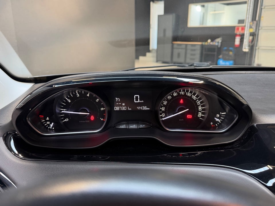 Peugeot 208 1,2 PureTech 82 Envy 5d