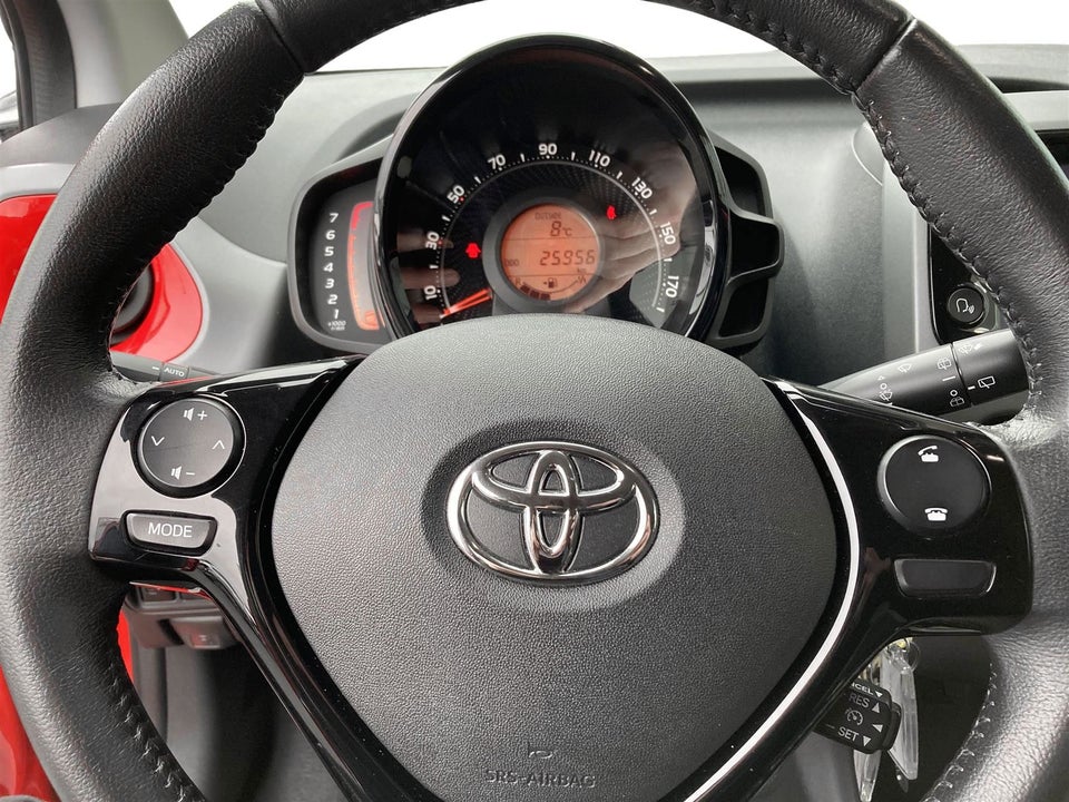 Toyota Aygo 1,0 VVT-i x-press 5d