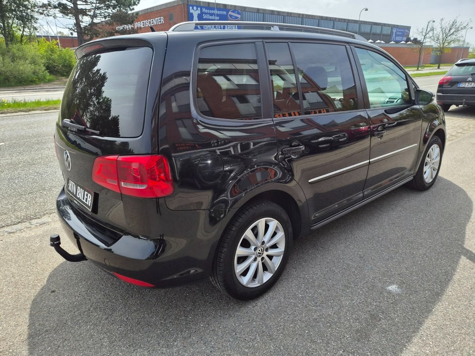 VW Touran 2,0 TDi 140 Comfortline DSG BMT 7prs 5d