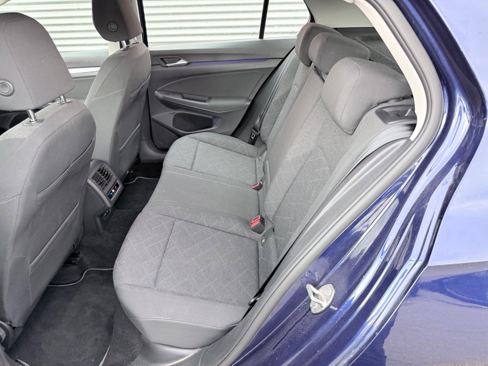 VW Golf VIII 2,0 TDi 115 Life DSG 5d