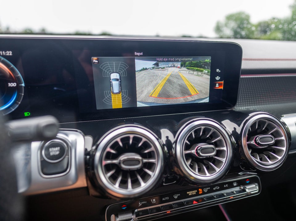 Mercedes EQB250 AMG Line 5d