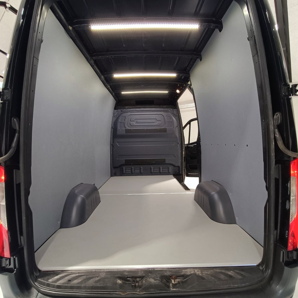 Mercedes Sprinter 319 3,0 CDi A2 Kassevogn aut. RWD