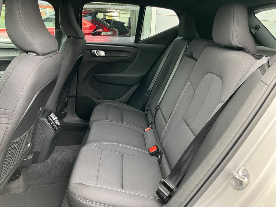 Volvo EX40 Extended Range Plus 5d