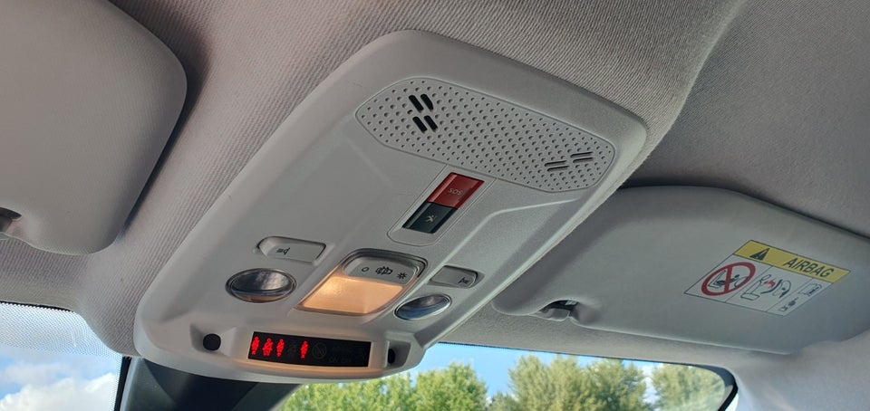 Peugeot e-208 50 Allure Limited 5d