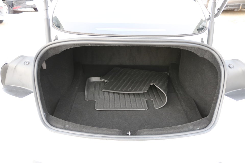 Tesla Model 3 RWD 4d