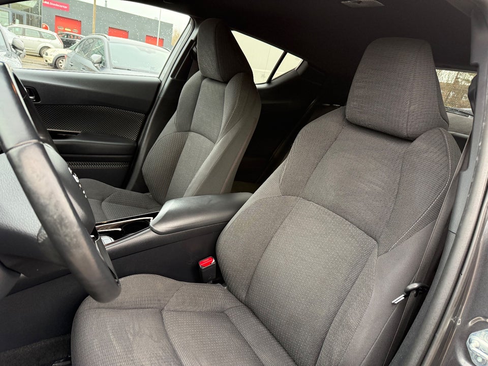 Toyota C-HR 1,8 Hybrid C-LUB Premium CVT 5d