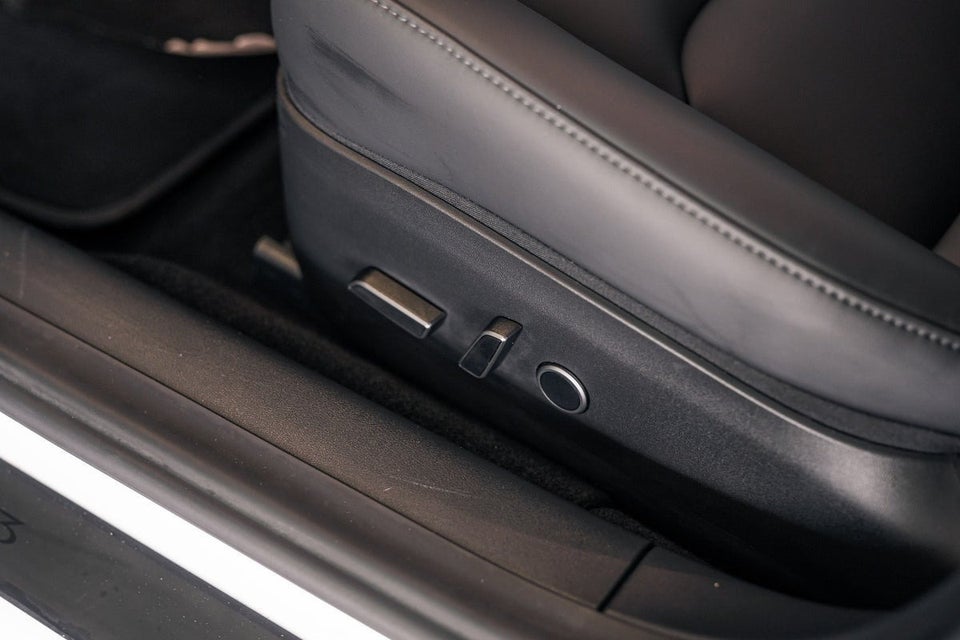 Tesla Model 3 Standard Range+ RWD 4d