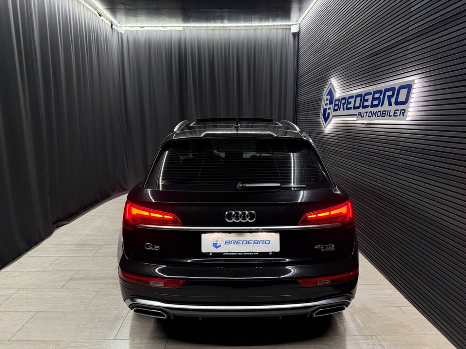 Audi Q5 40 TDi S-line quattro S-tr. 5d