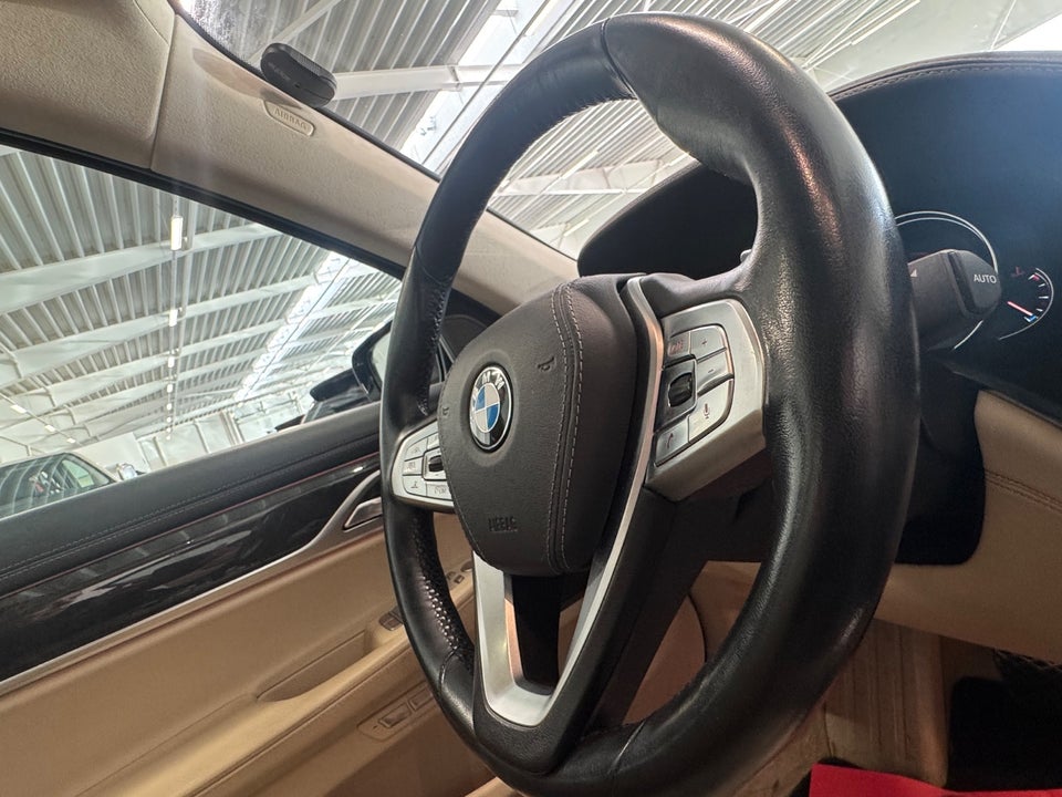 BMW 750i 4,4 xDrive aut. 4d