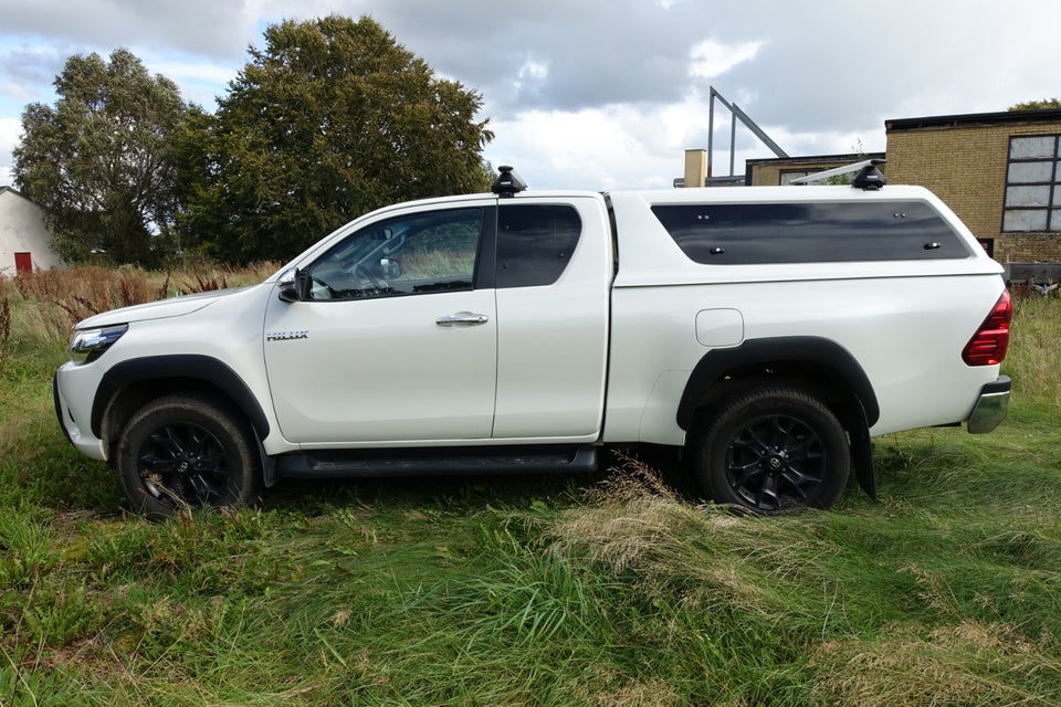 Toyota HiLux 2,4 D-4D 150 T3 Ex.Kab 4x4 4d