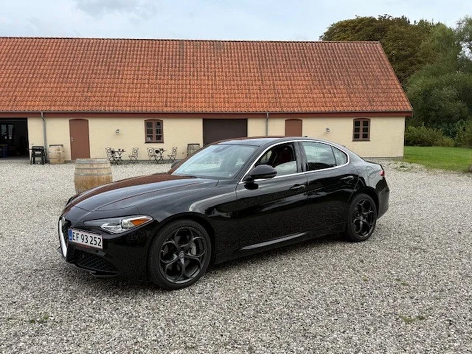 Alfa Romeo Giulia 2,0 T 280 Veloce aut. Q4 4d