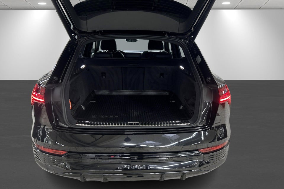 Audi Q8 e-tron 55 S-line quattro 5d