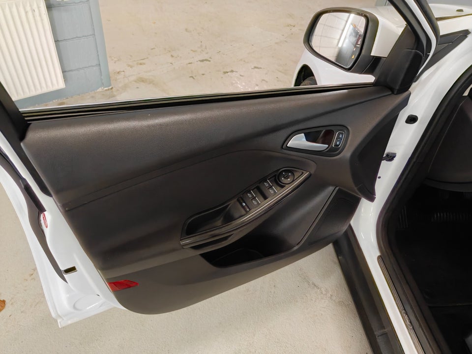 Ford Focus 1,0 SCTi 125 Titanium stc. ECO 5d