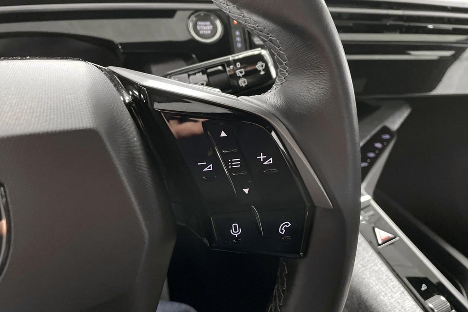 Peugeot e-5008 77 Allure 7prs 5d