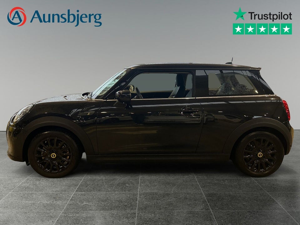 MINI Cooper SE Essential 3d