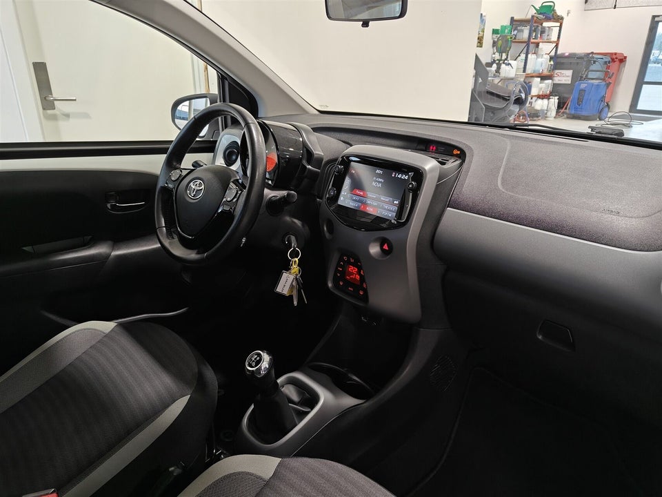 Toyota Aygo 1,0 VVT-i x-pression 5d