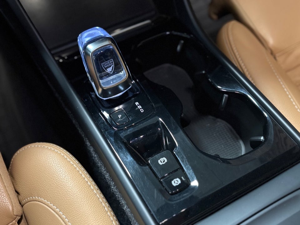 Volvo XC40 2,0 T5 247 Inscription aut. AWD 5d