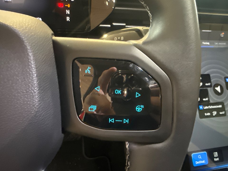 Ford Explorer 82 Premium Extended Range 5d