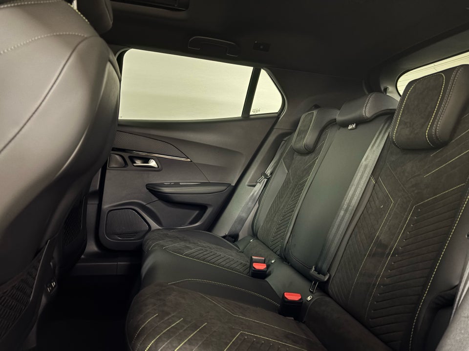 Peugeot e-2008 54 GT Sky 5d