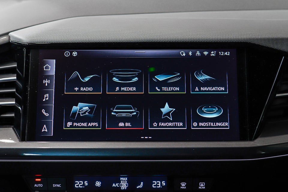 Audi Q4 e-tron 45 S-line quattro 5d