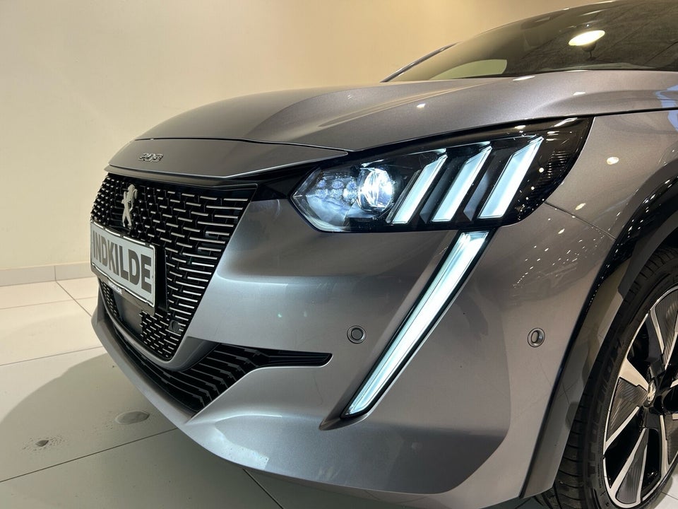 Peugeot e-208 50 GT 5d