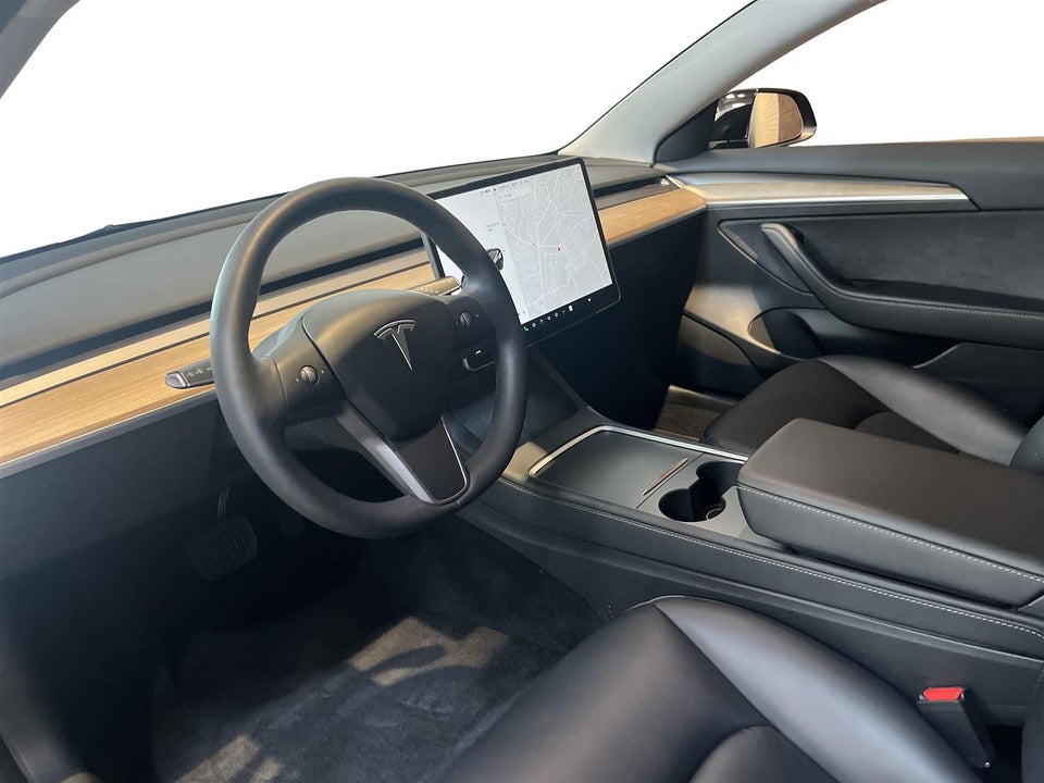 Tesla Model 3 Long Range RWD 4d