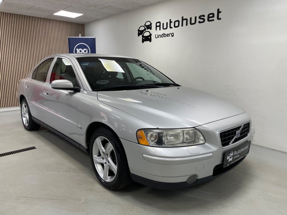 Volvo S60 2,4 170 Momentum 4d