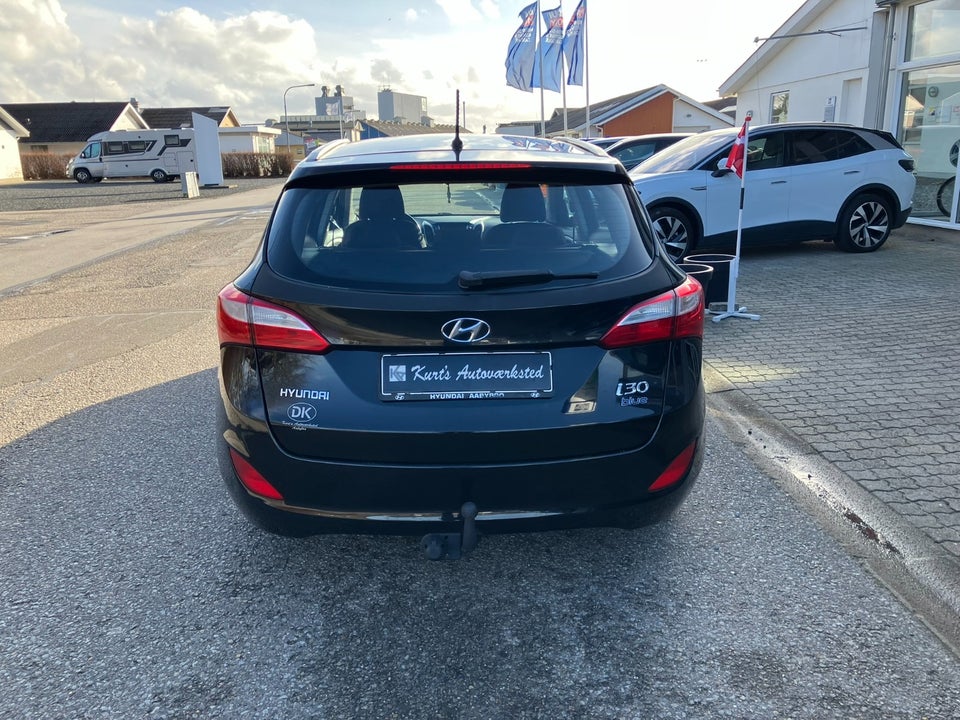 Hyundai i30 1,6 CRDi 110 Comfort CW Eco 5d