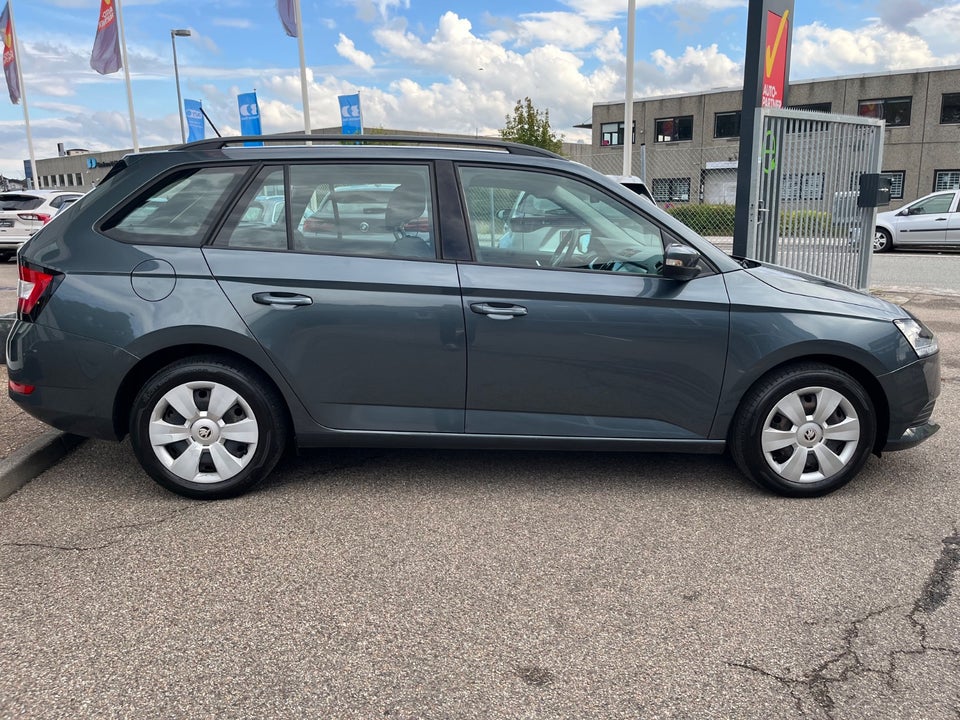 Skoda Fabia 1,0 MPi 60 Ambition Combi 5d