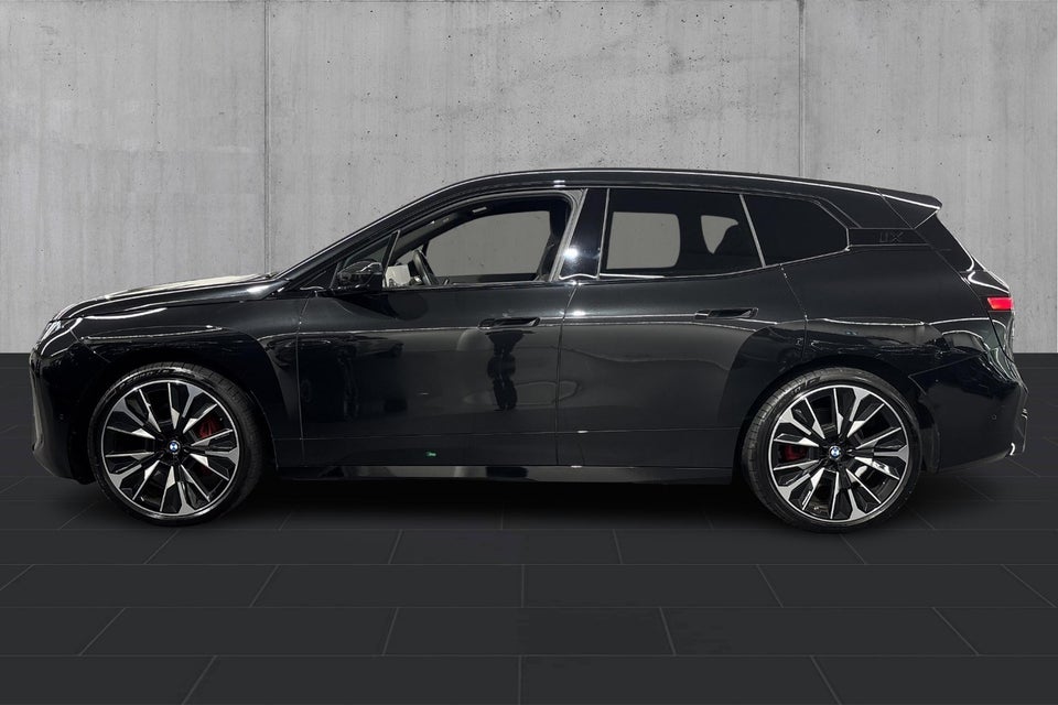 BMW iX xDrive60 Fully Charged 5d