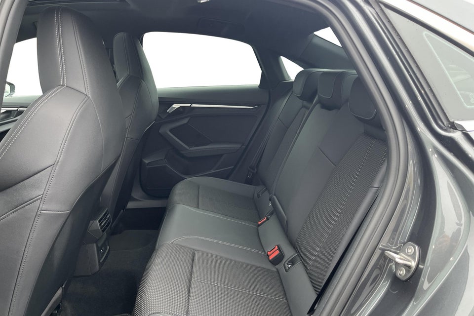 Audi A3 35 TFSi S-line S-tr. 4d