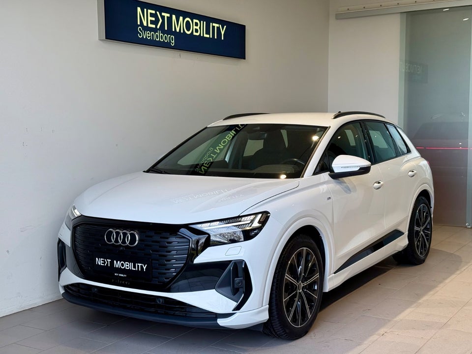 Audi Q4 e-tron 40 S-line 5d