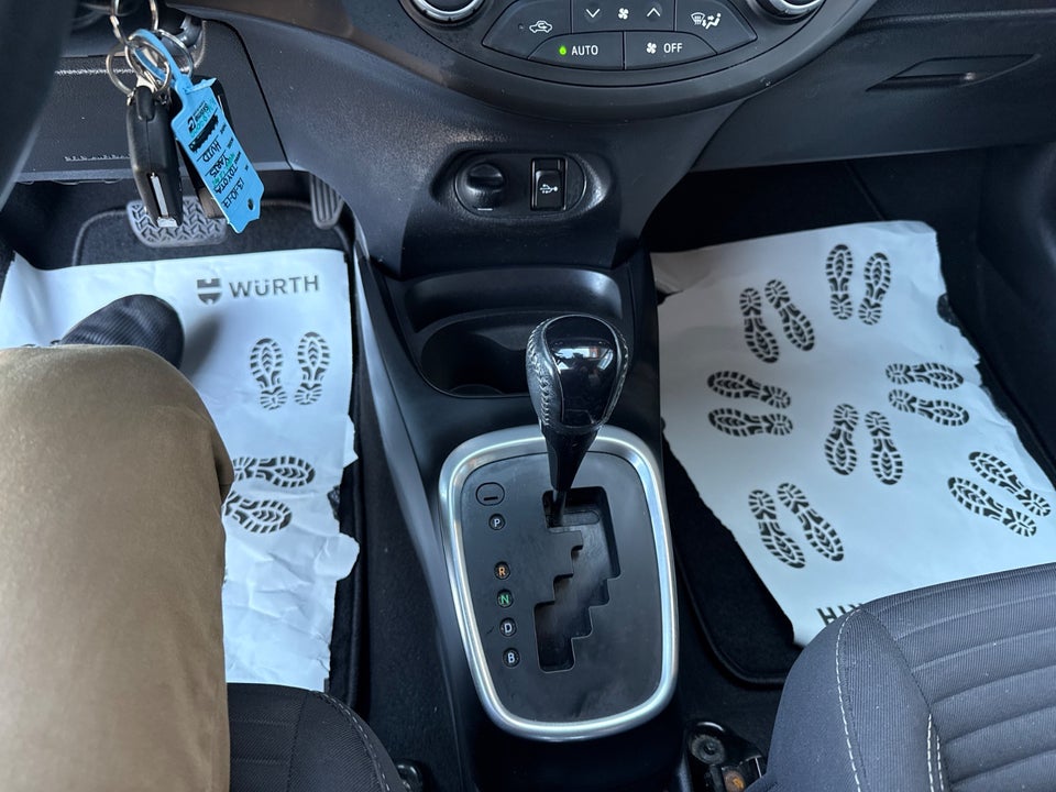 Toyota Yaris 1,5 Hybrid H2 Premium e-CVT 5d