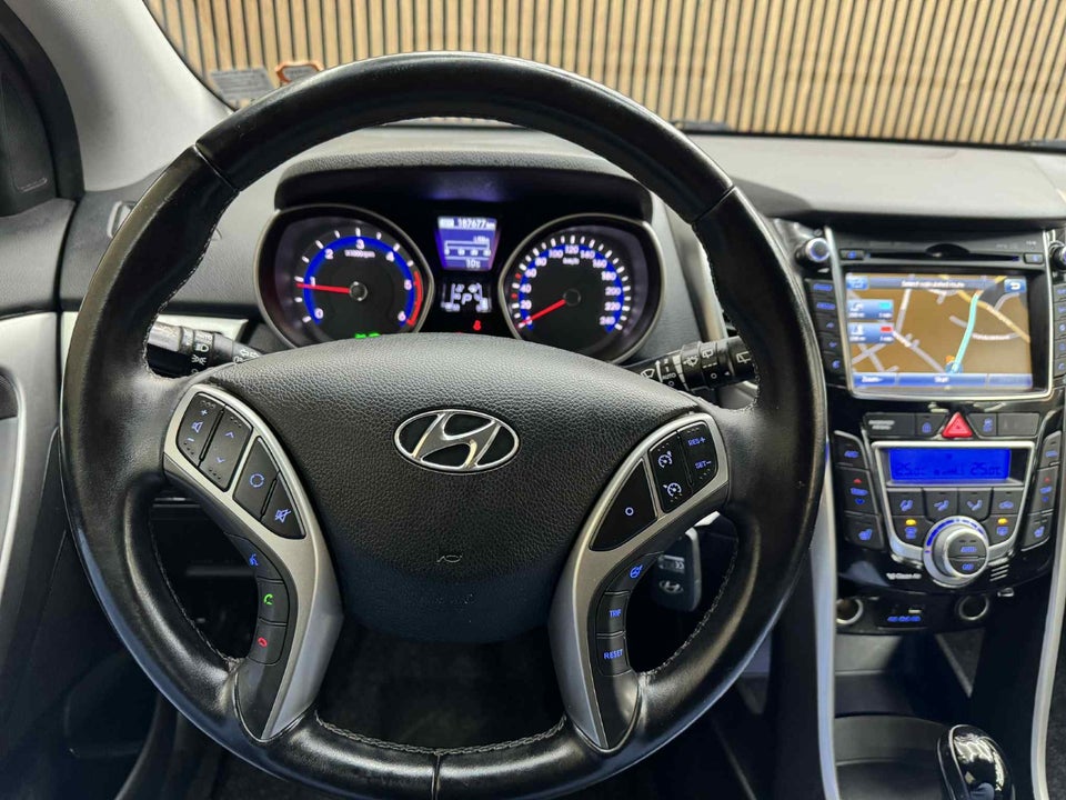 Hyundai i30 1,6 CRDi 128 Style aut. 5d