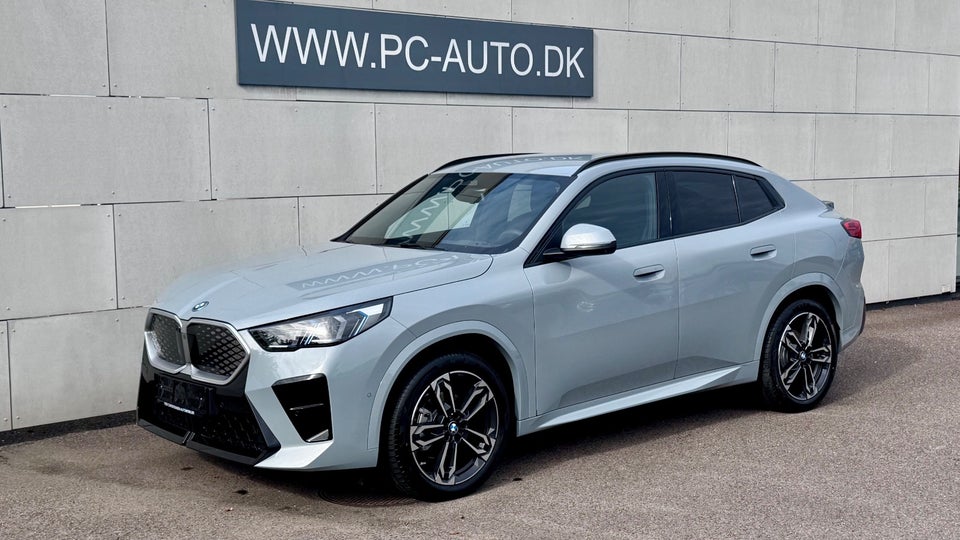 BMW iX2 eDrive20 Fully Charged M-Sport 5d