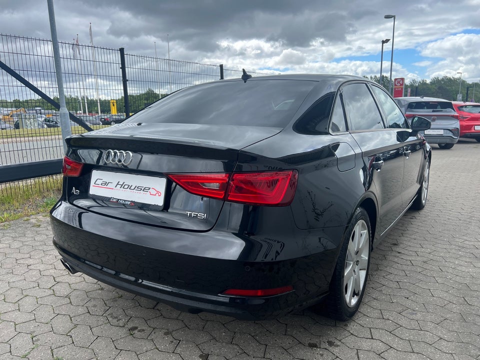 Audi A3 1,8 TFSi 180 Ambiente S-tr. 4d