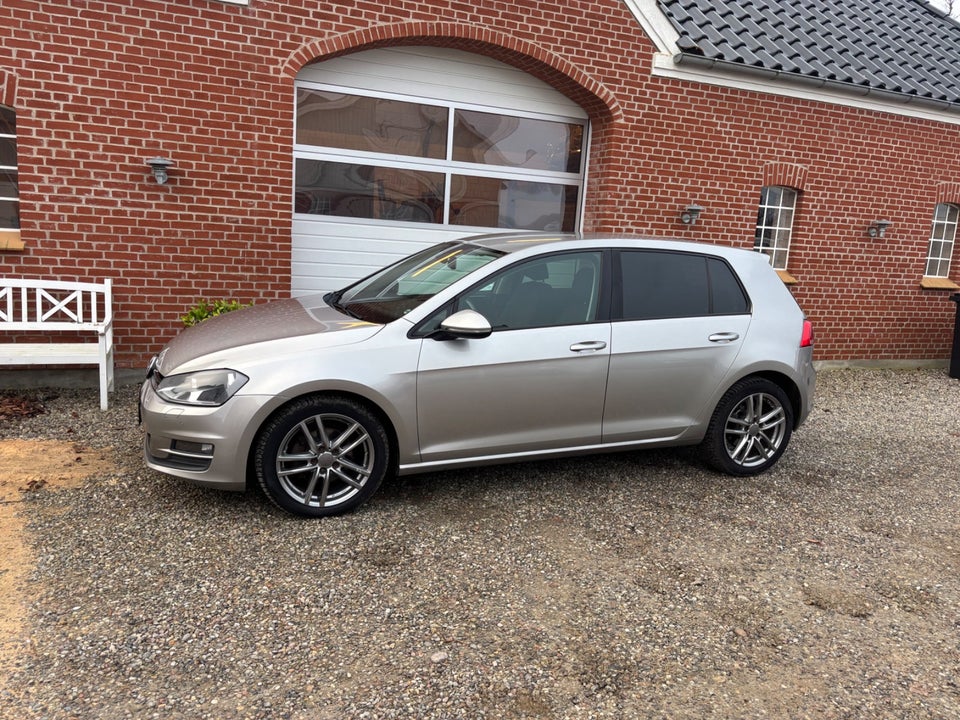 VW Golf VII 1,6 TDi 105 Comfortline DSG BMT 5d