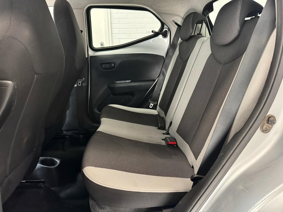 Toyota Aygo 1,0 VVT-i x-play 5d