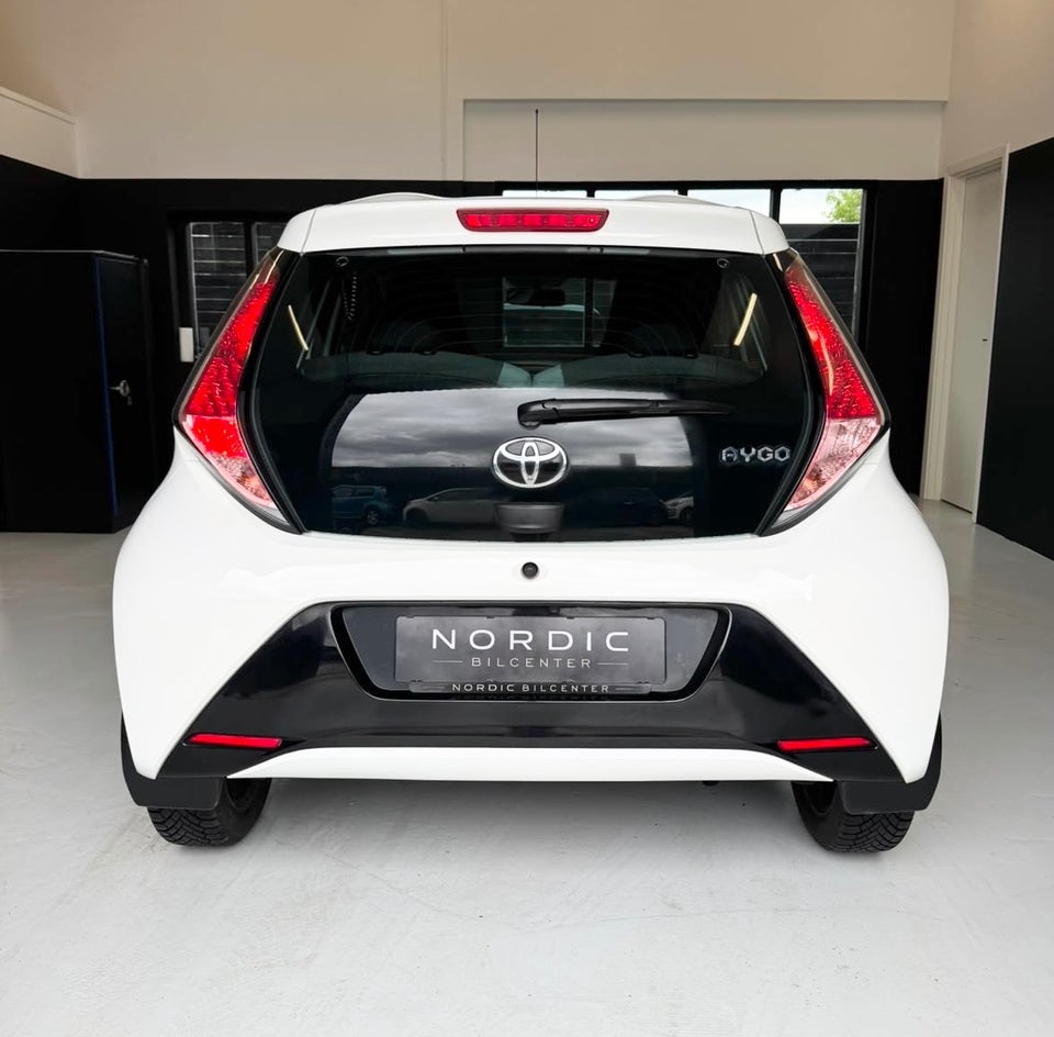 Toyota Aygo 1,0 VVT-i x-play x-touch 5d
