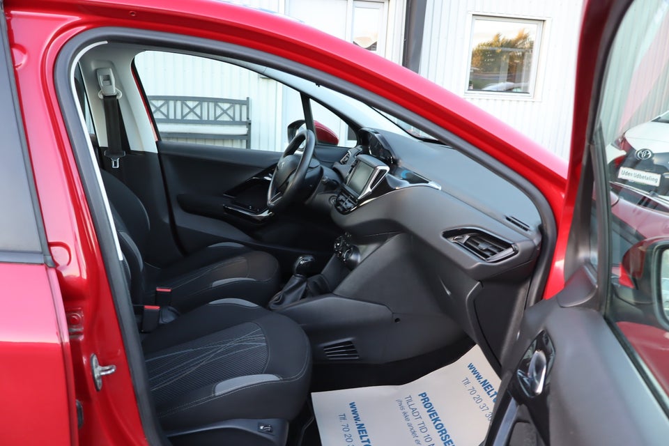 Peugeot 208 1,2 e-THP 110 Allure 5d