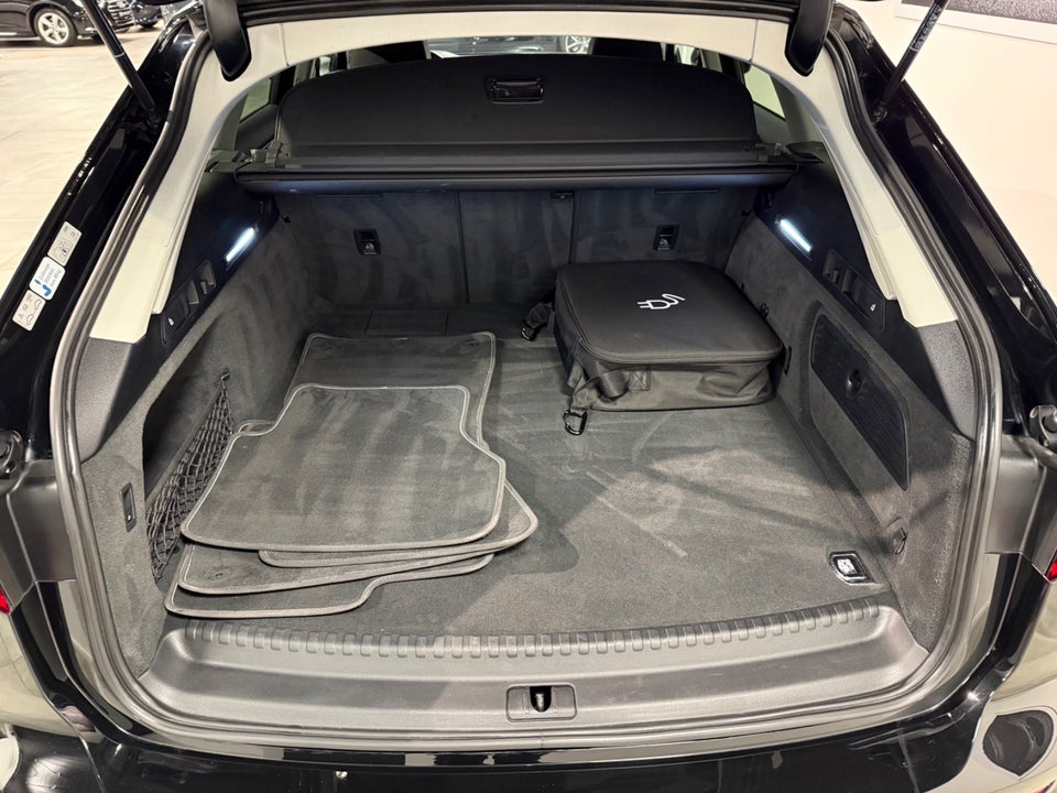 Audi A6 55 TFSi e S-line Avant quattro S-tr. 5d