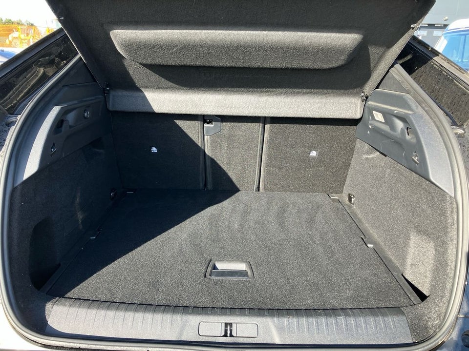 Peugeot e-3008 77 GT Pack 5d