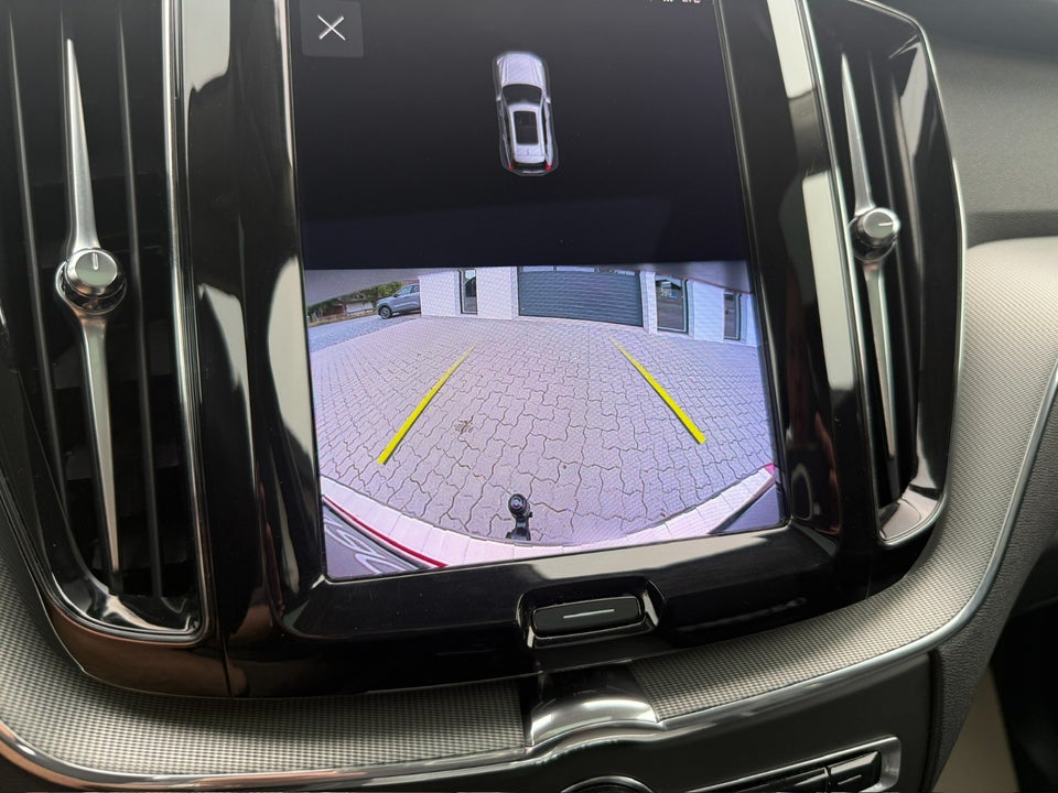 Volvo XC60 2,0 T6 ReCharge Plus Dark aut. AWD 5d