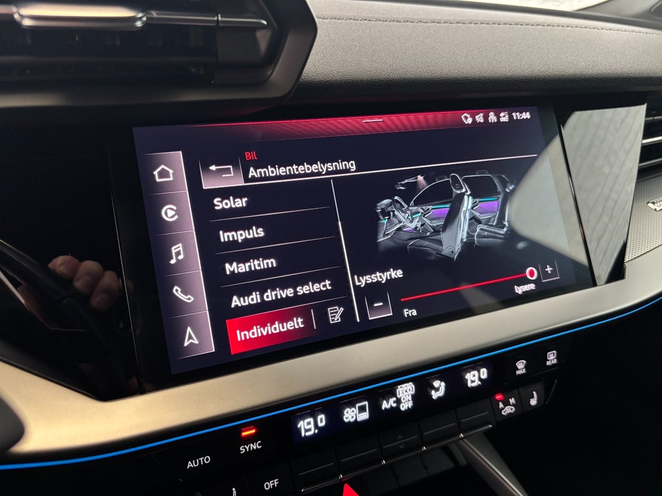 Audi A3 40 TFSi e S-line Sportback S-tr. 5d