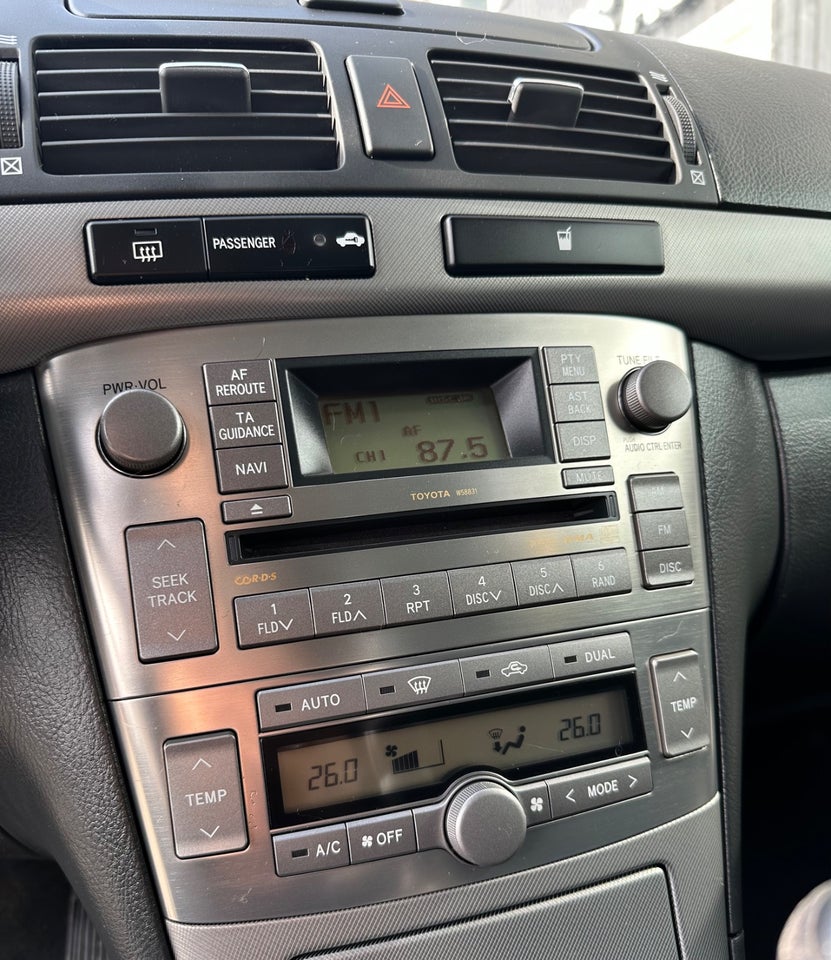 Toyota Avensis 2,0 D-4D Sol stc. 5d