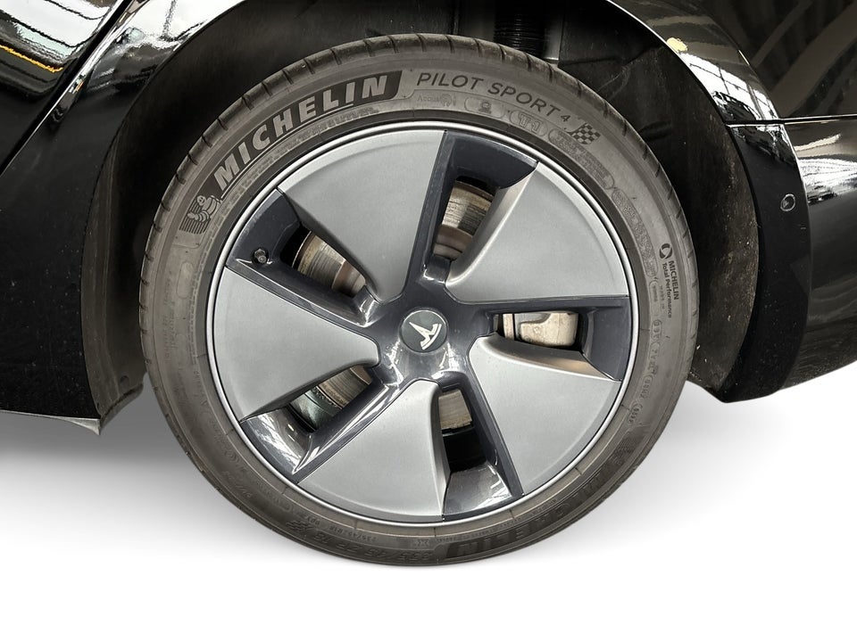 Tesla Model 3 RWD 4d