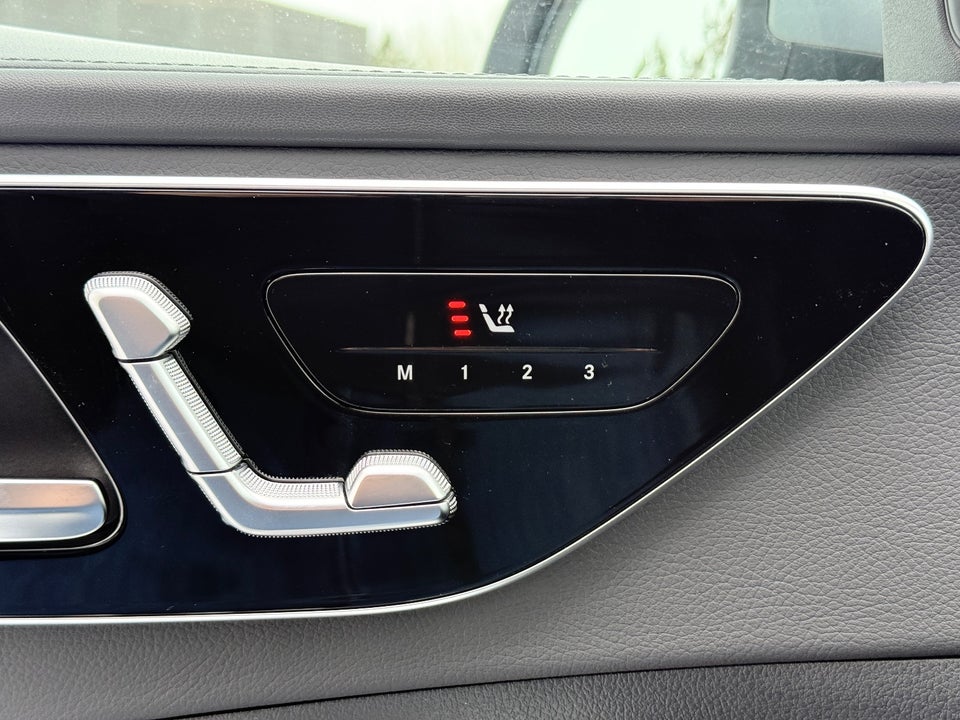 Mercedes C300 e 2,0 AMG Line stc. aut. 5d